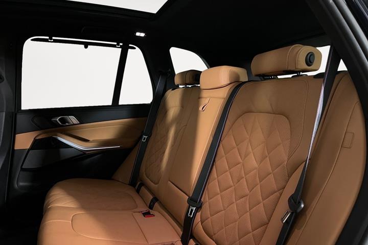 Sort BMW X5 fra 2025
