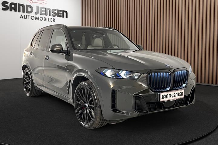 Grå BMW X5 fra 2025