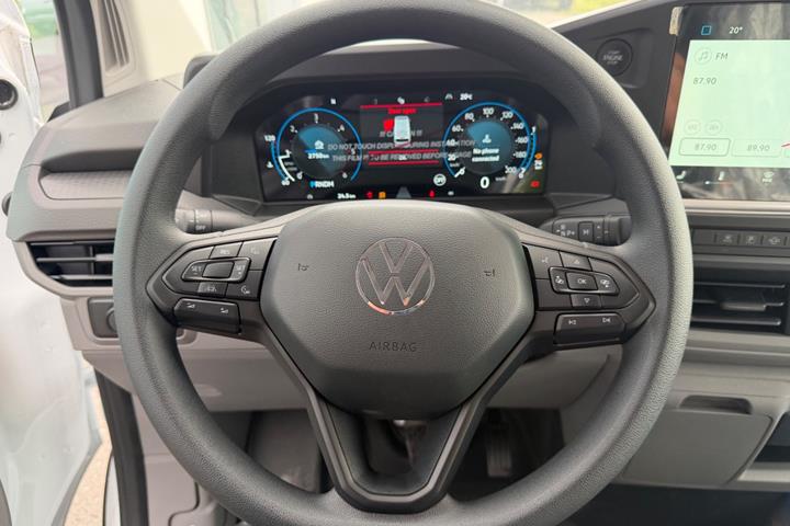 Gul VW Transporter fra 2025