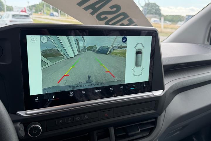 Gul VW Transporter fra 2025