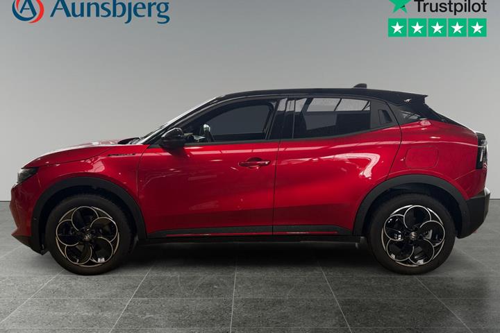 Rød Alfa Romeo Junior fra 2024