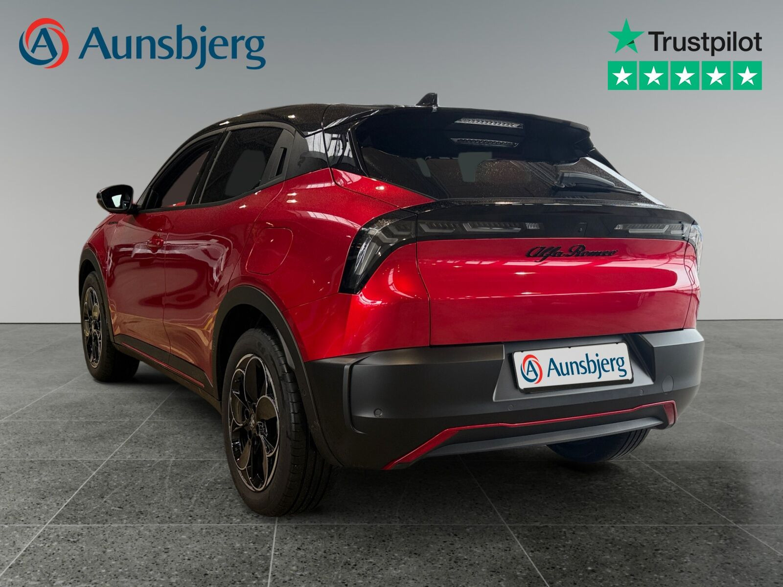 Rød Alfa Romeo Junior fra 2024