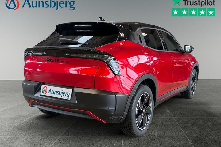Rød Alfa Romeo Junior fra 2024