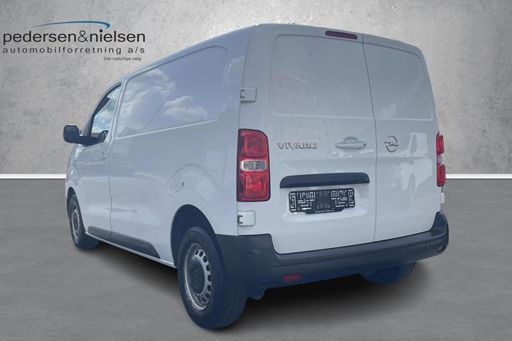 Hvid Opel Vivaro fra 2021