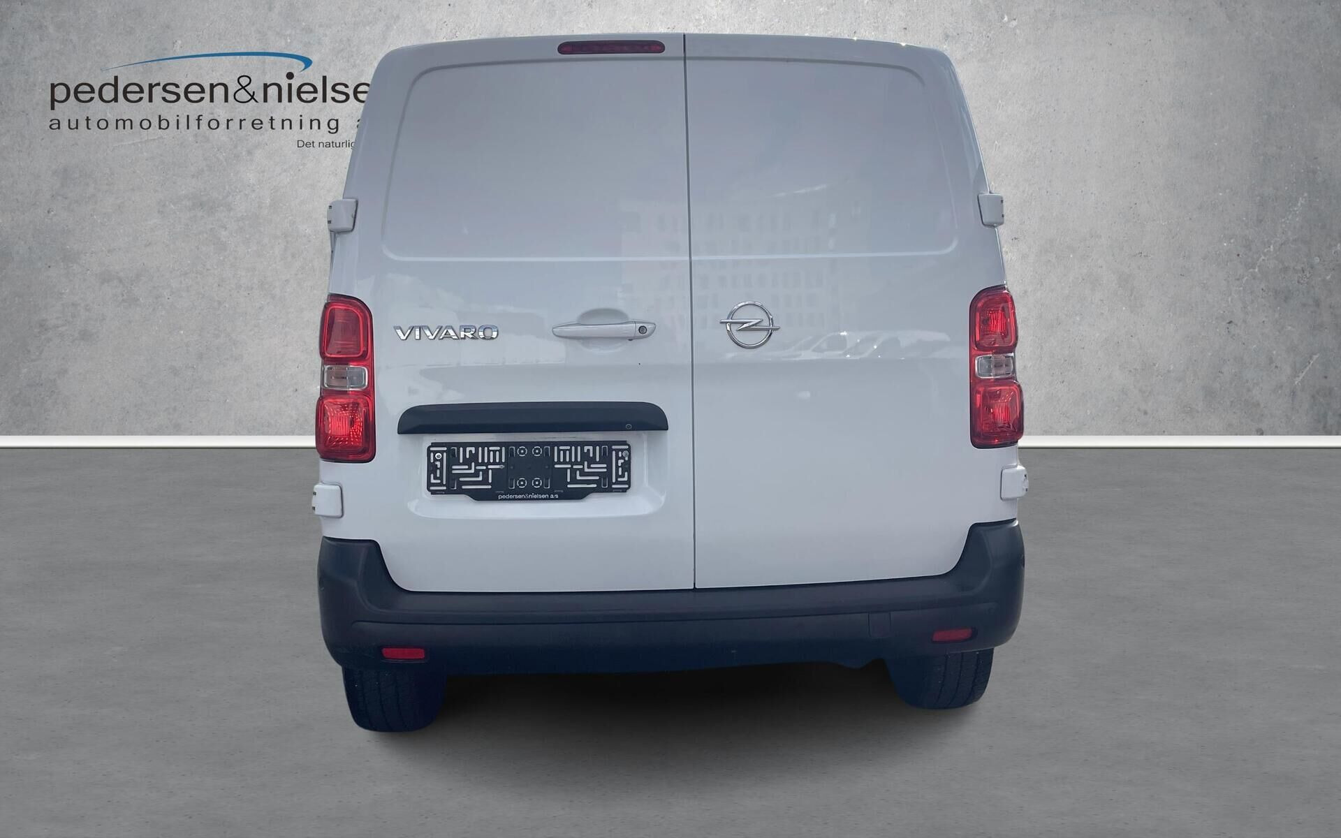 Hvid Opel Vivaro fra 2021