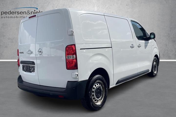 Hvid Opel Vivaro fra 2021