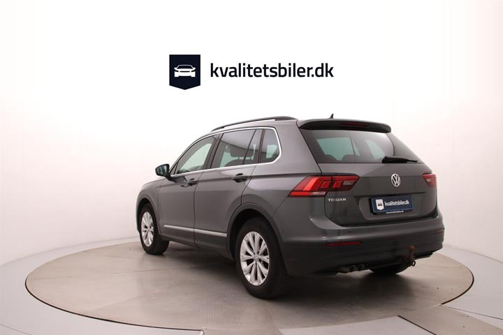 Grå VW Tiguan fra 2018