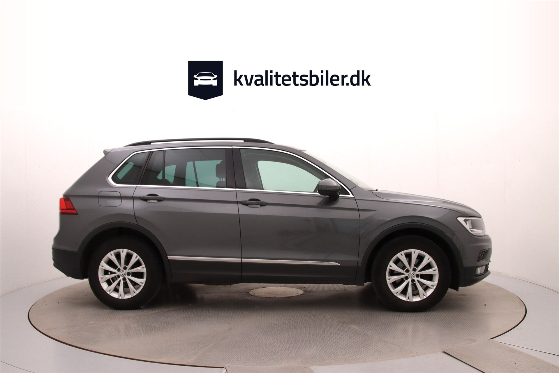 Grå VW Tiguan fra 2018