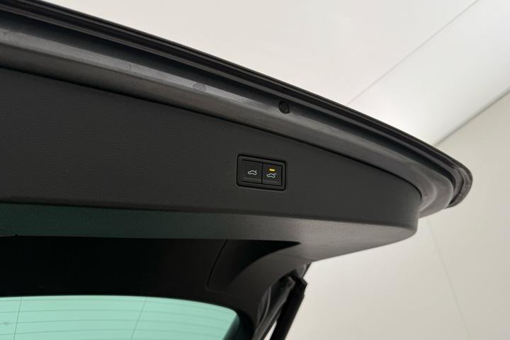 Grå VW Tiguan fra 2018