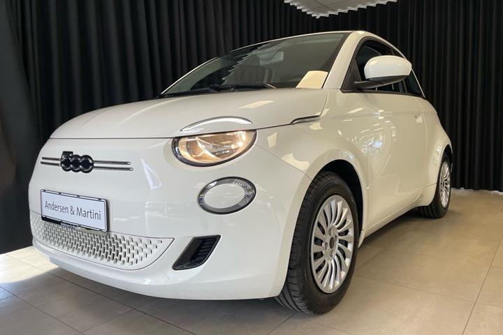 Hvid Fiat 500e fra 2023
