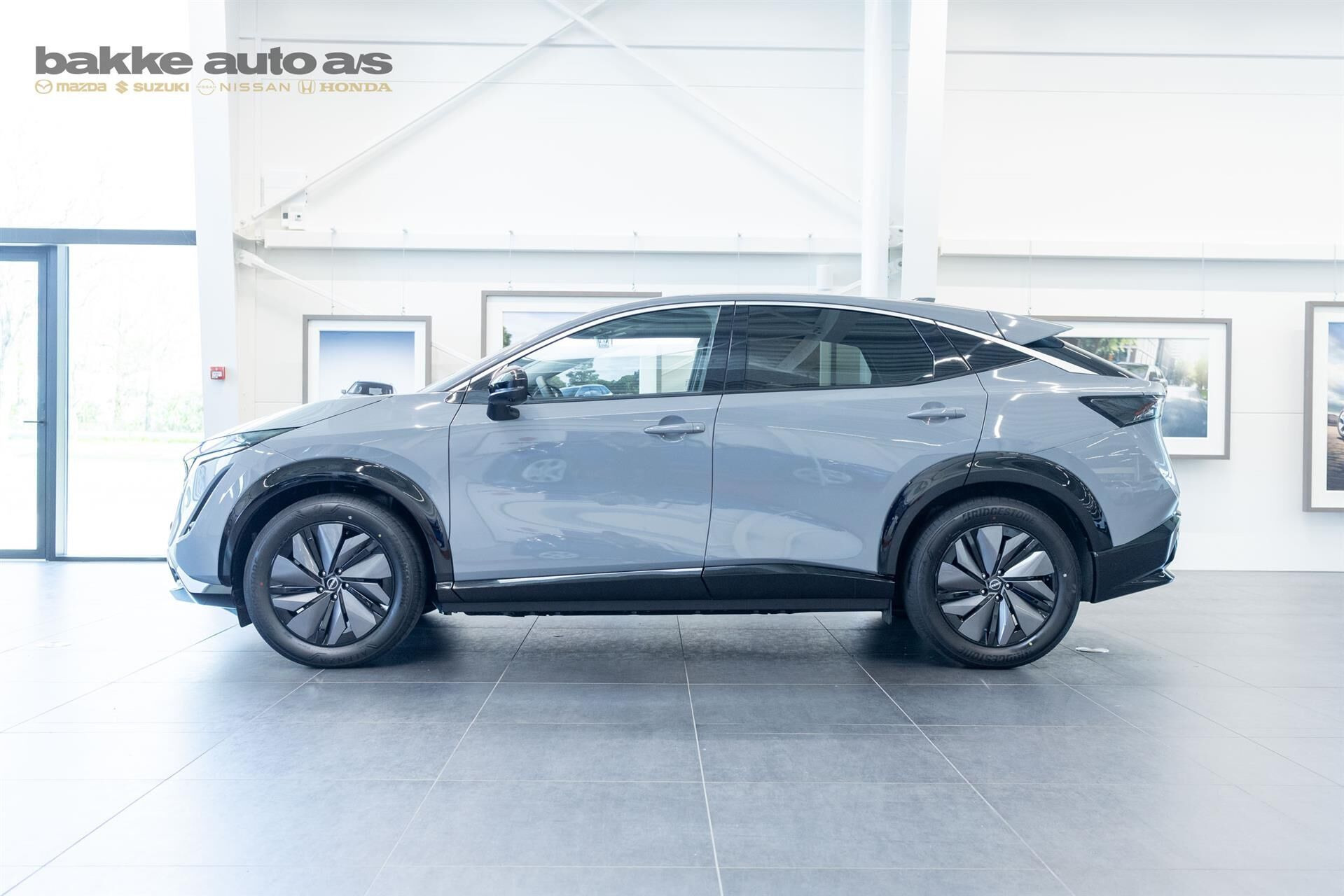 Grå Nissan Ariya fra 2024