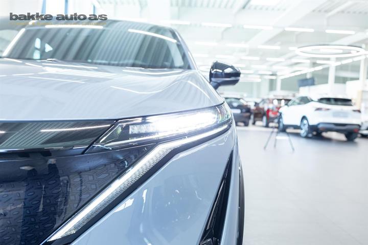 Grå Nissan Ariya fra 2024