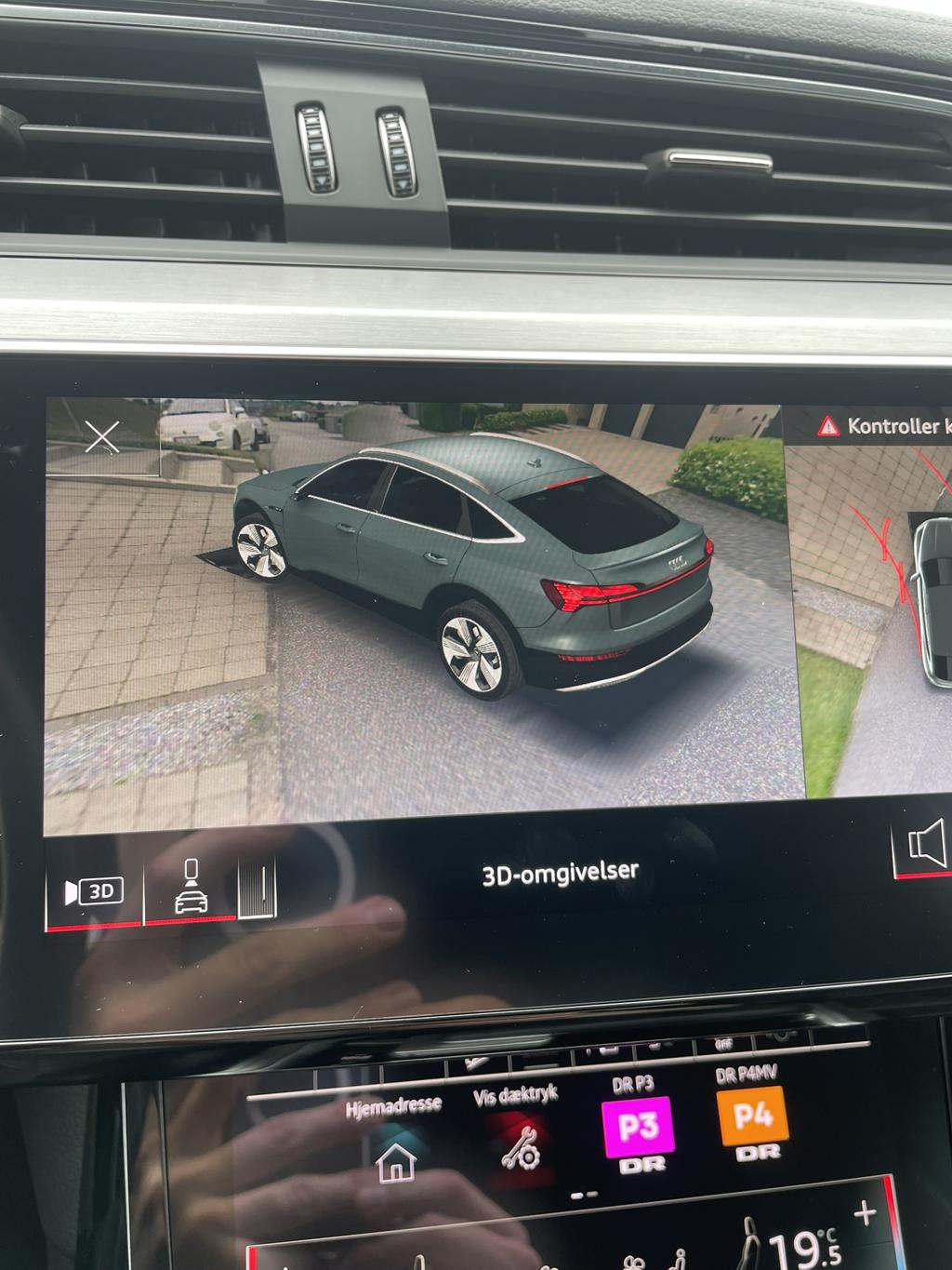 Blå Audi e-tron fra 2022