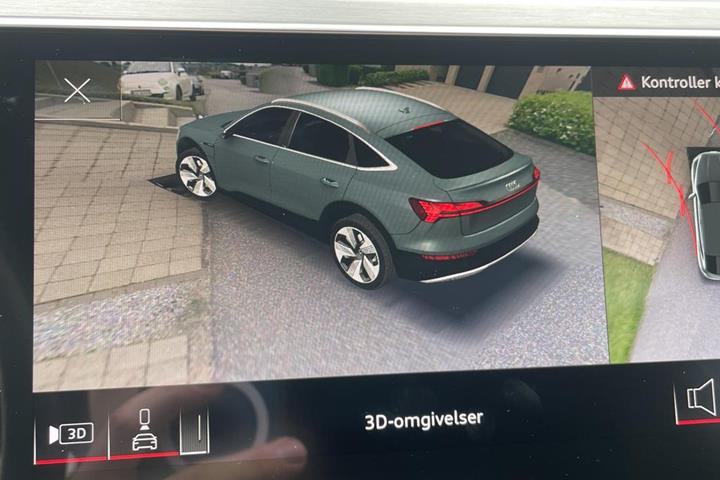 Blå Audi e-tron fra 2022