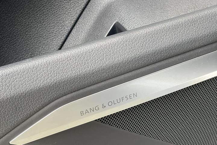 Blå Audi e-tron fra 2022