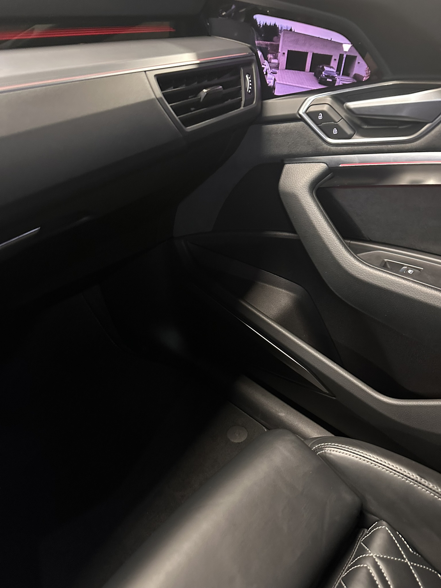 Blå Audi e-tron fra 2022