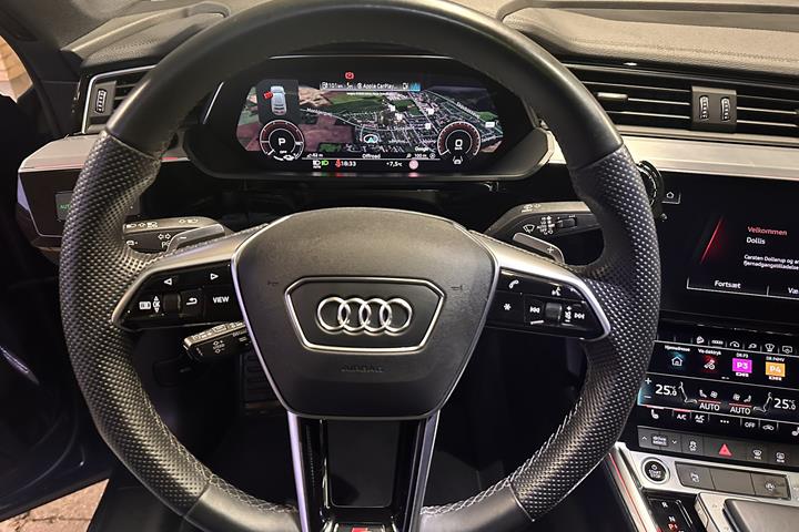 Blå Audi e-tron fra 2022
