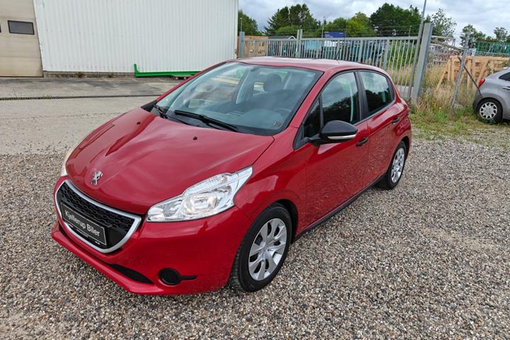 Gul Peugeot 208 fra 2014