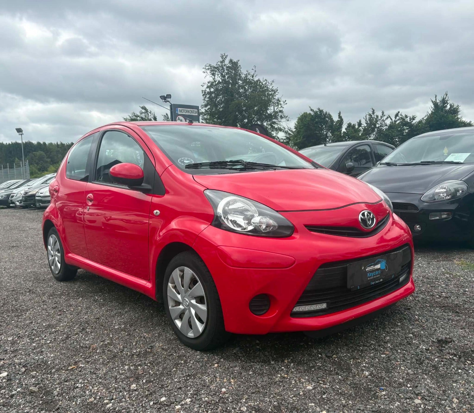 Rød Toyota Aygo fra 2006