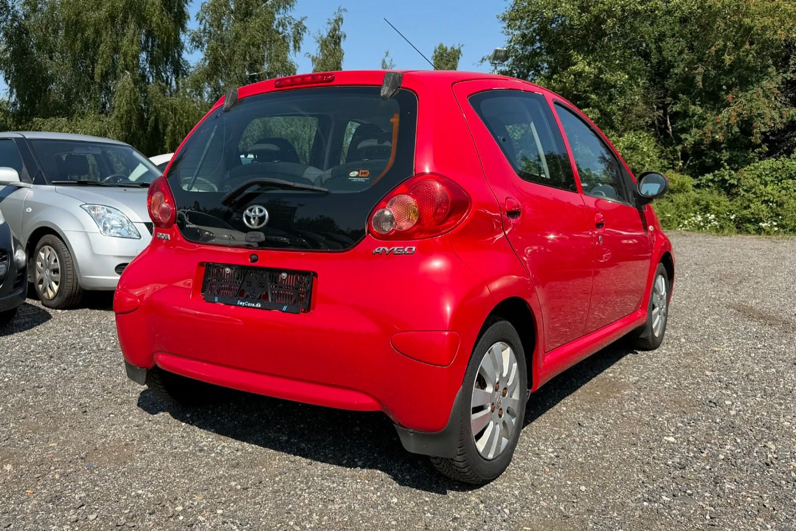 Rød Toyota Aygo fra 2006