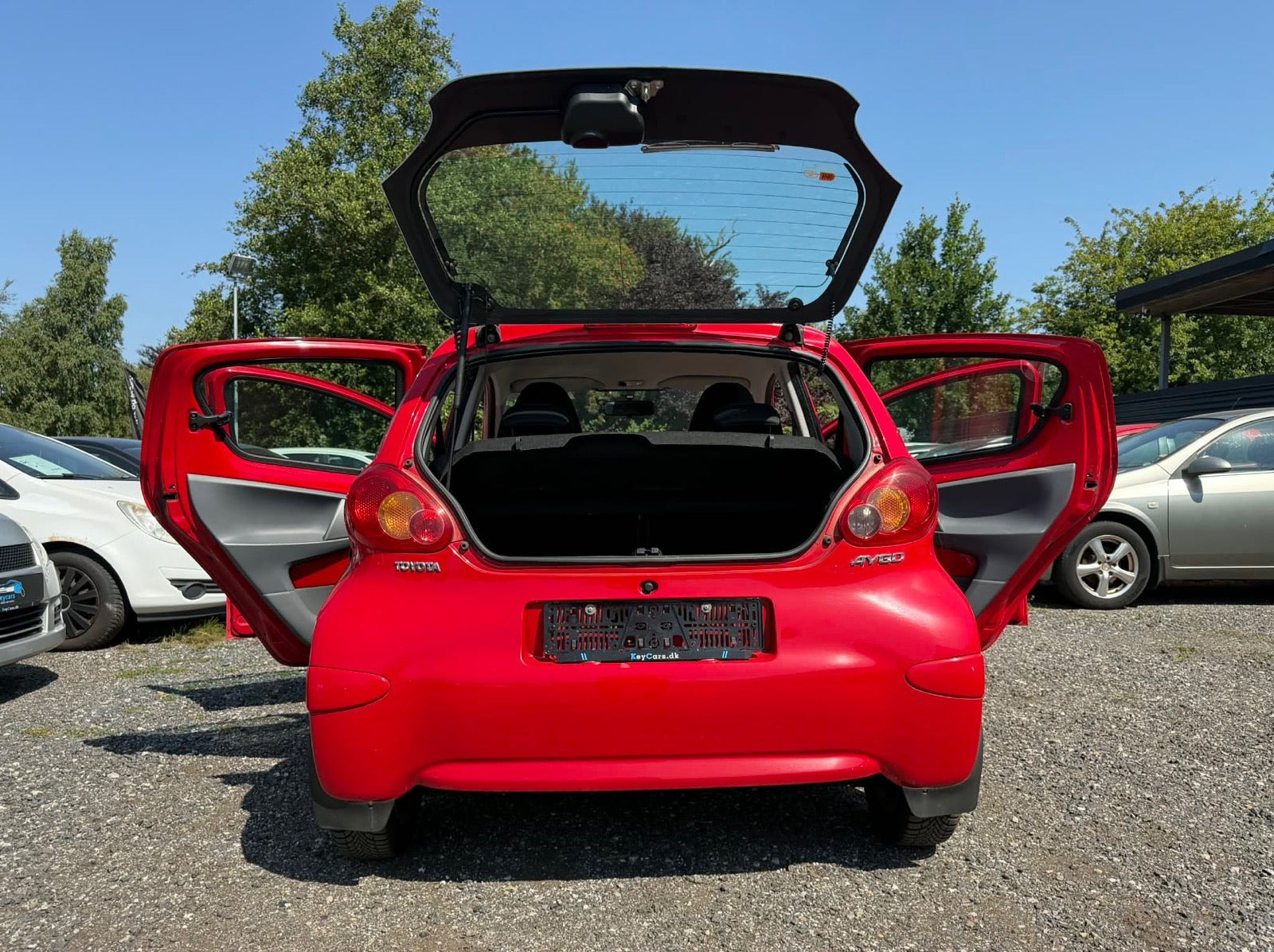 Rød Toyota Aygo fra 2006