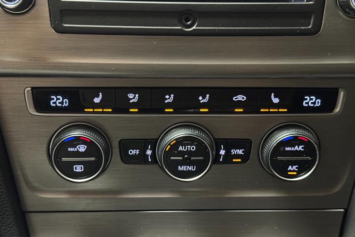 Grå VW Golf VII fra 2015