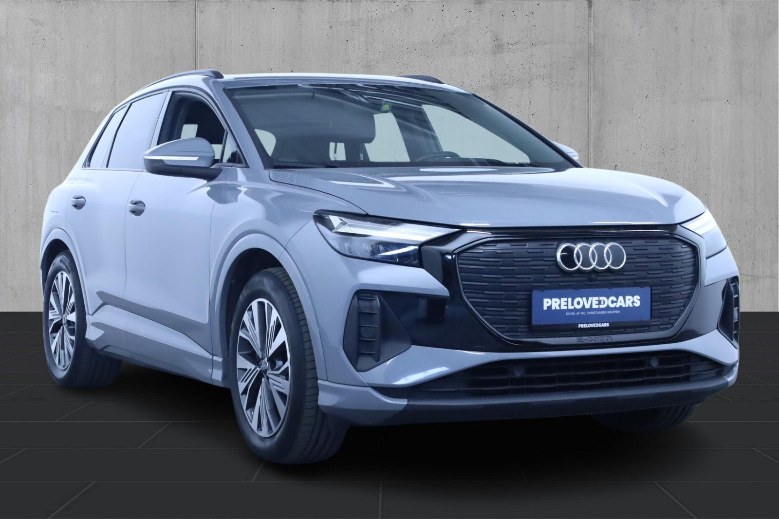 Grå Audi Q4 e-tron fra 2022