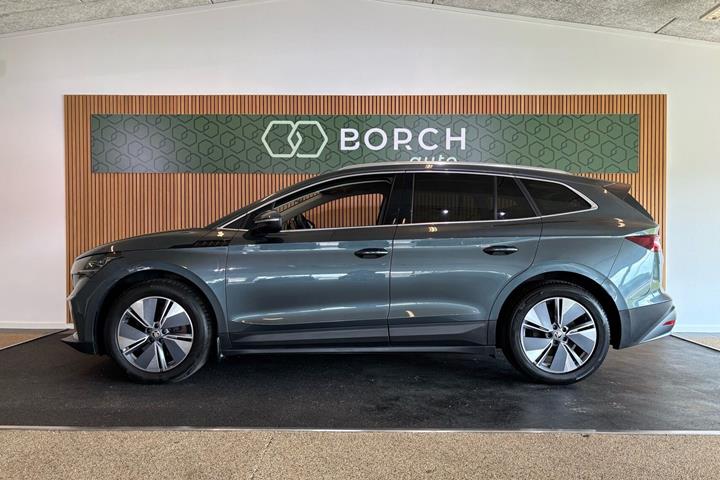 Grå Skoda Enyaq fra 2021