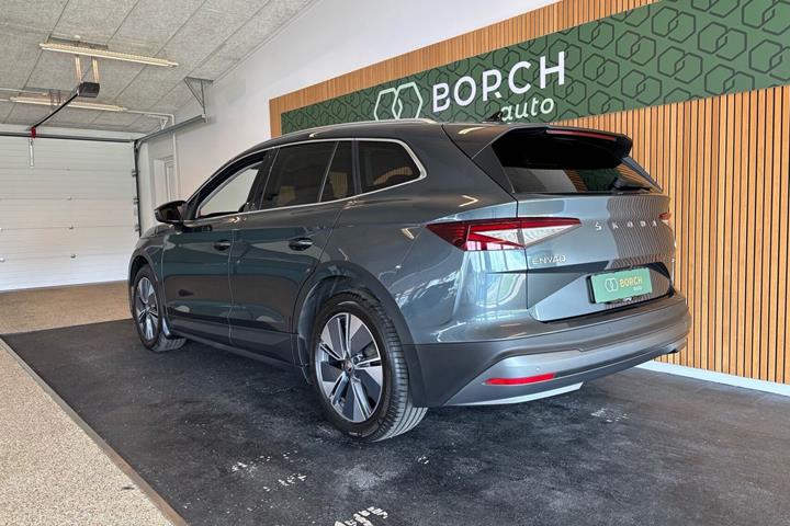 Grå Skoda Enyaq fra 2021
