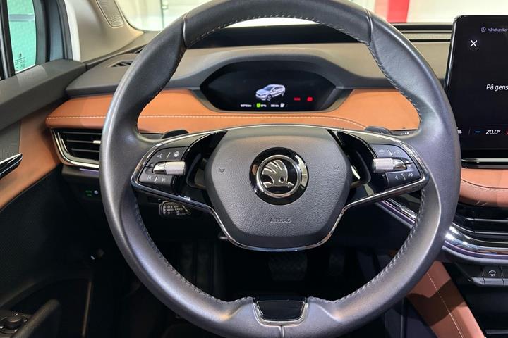 Grå Skoda Enyaq fra 2021
