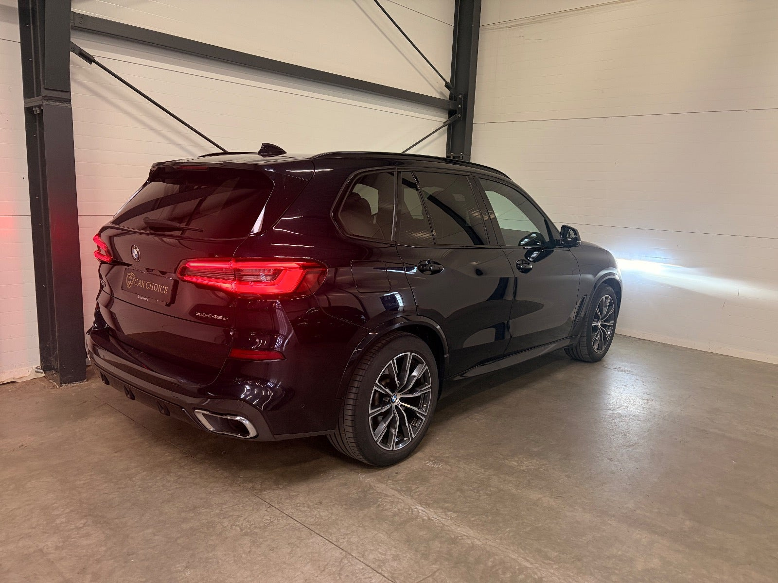 Sort BMW X5 fra 2020