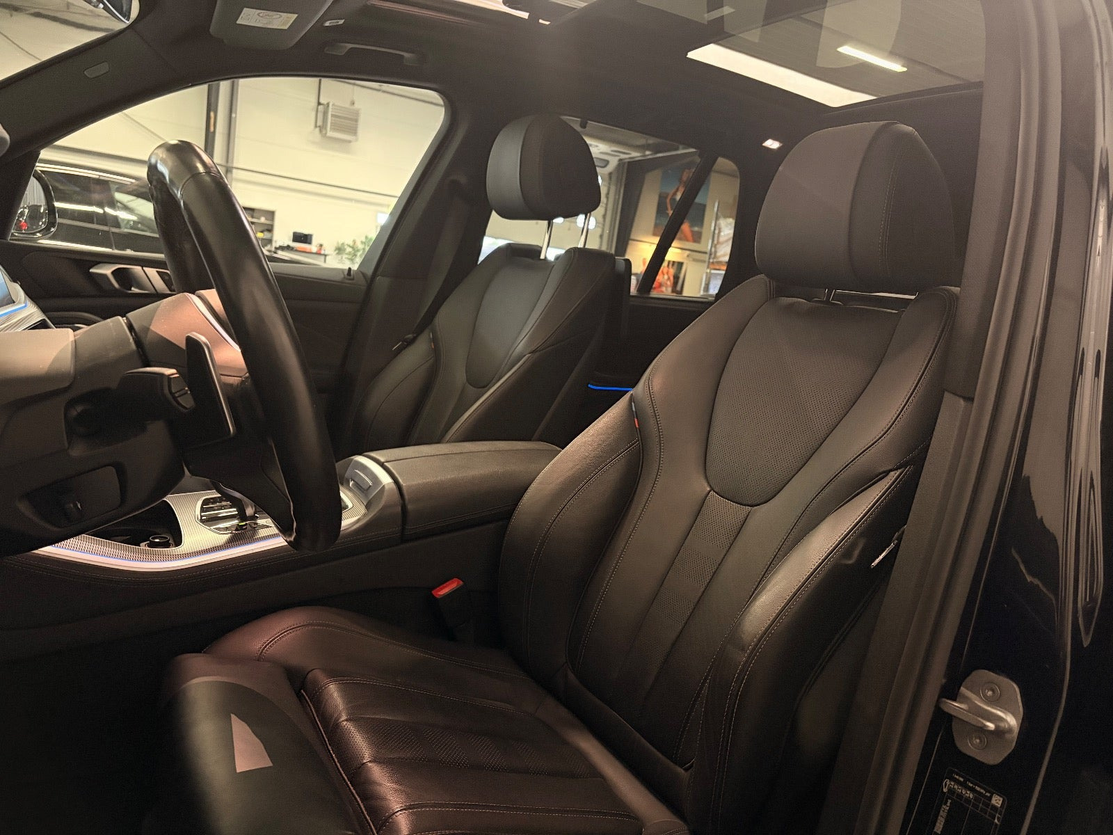 Sort BMW X5 fra 2020