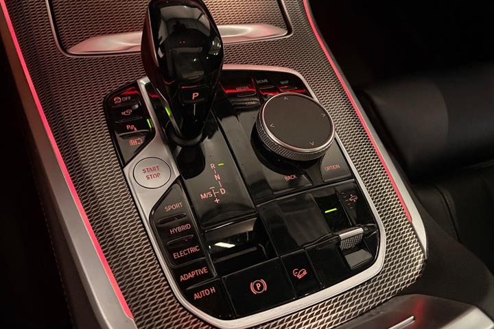 Sort BMW X5 fra 2020