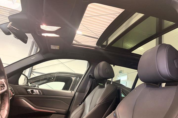 Sort BMW X5 fra 2020