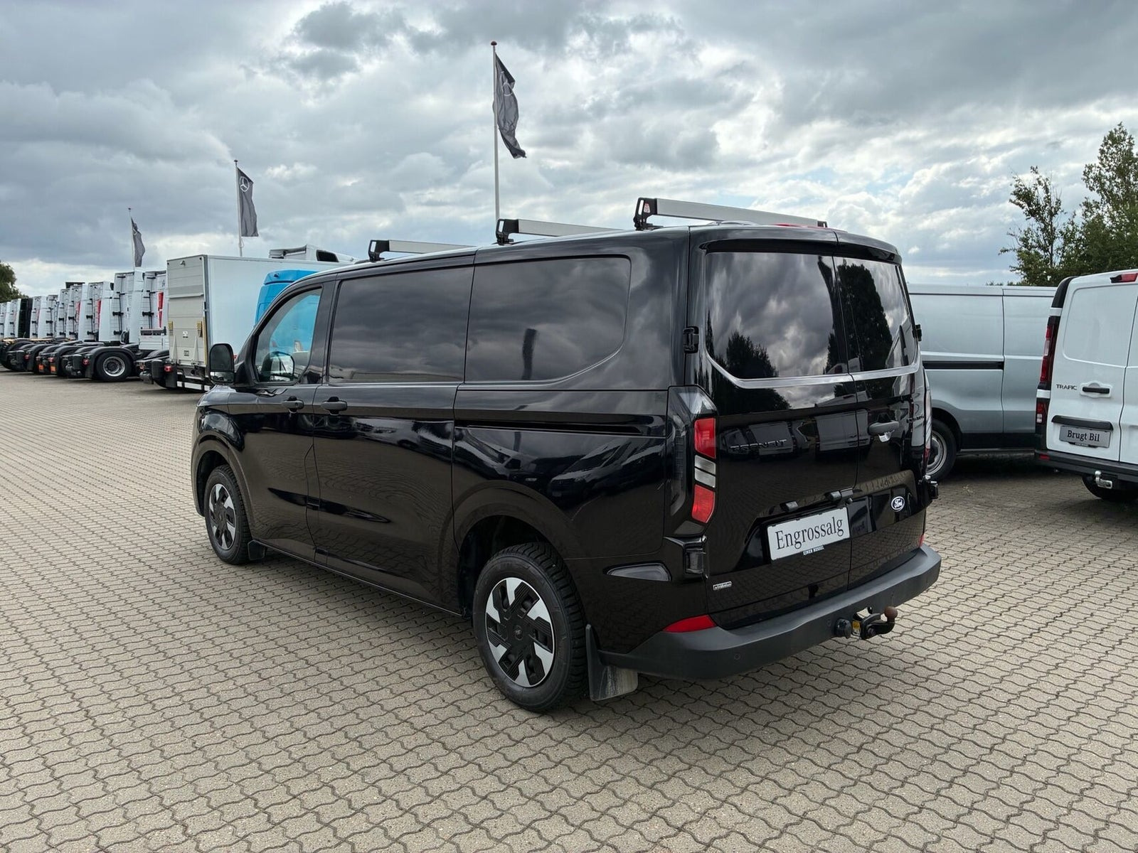 Sort Ford Transit Custom 320 L1 fra 2024