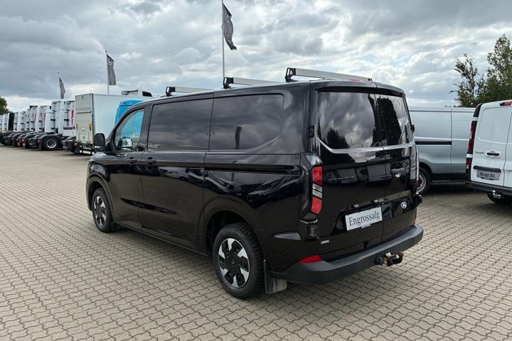 Sort Ford Transit Custom 320 L1 fra 2024
