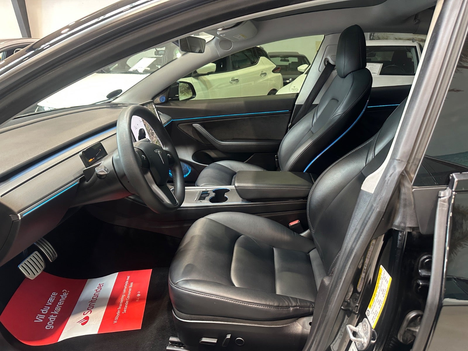 Sort Tesla Model 3 fra 2021