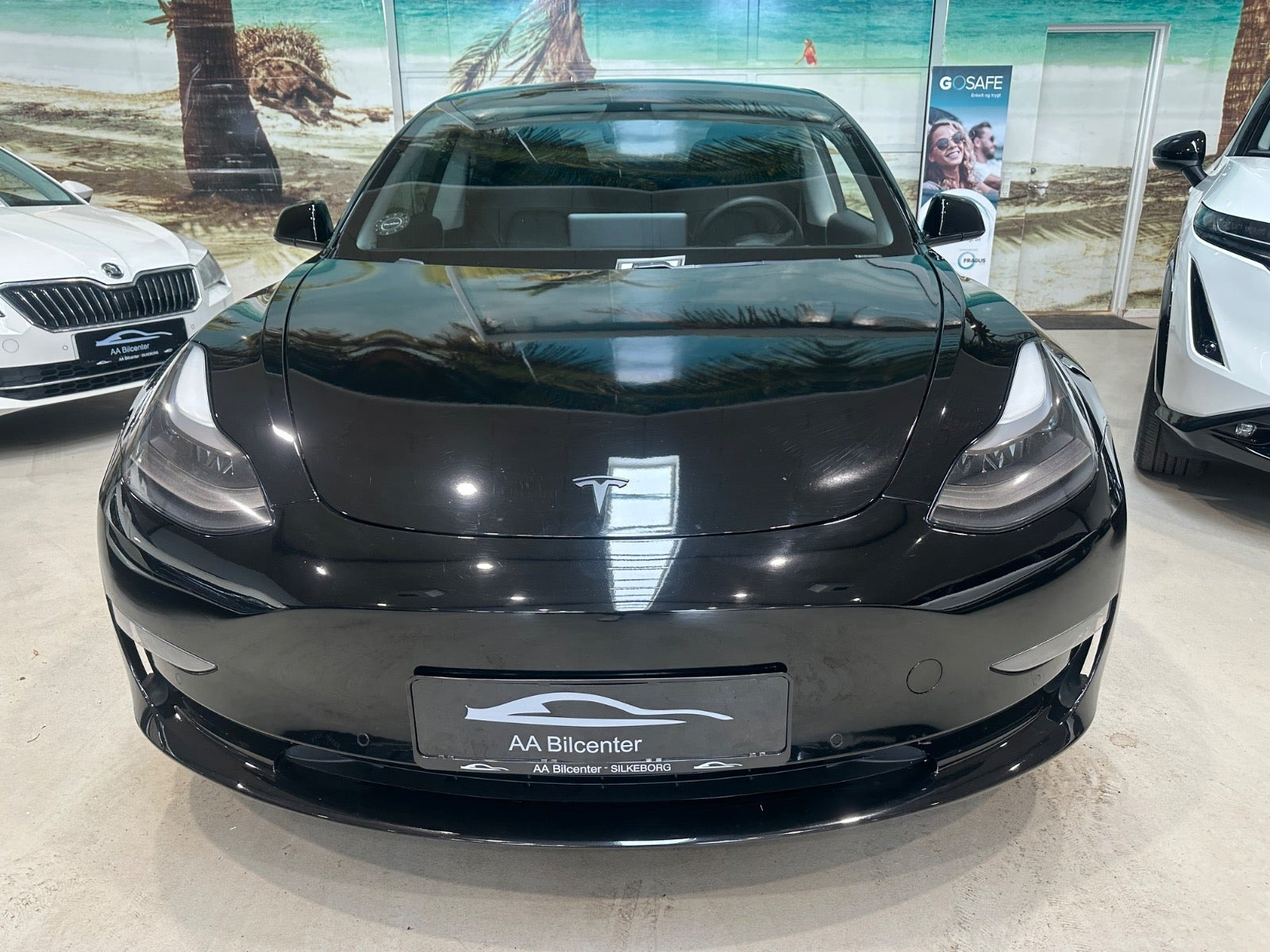Sort Tesla Model 3 fra 2021