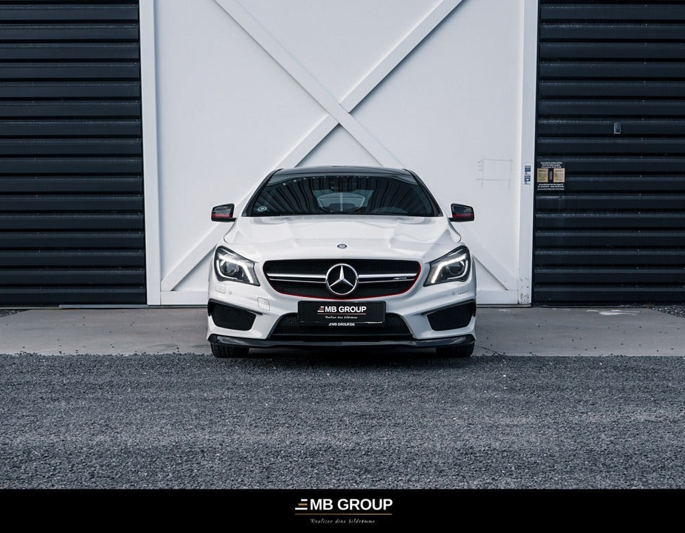 Hvid Mercedes CLA45 fra 2014