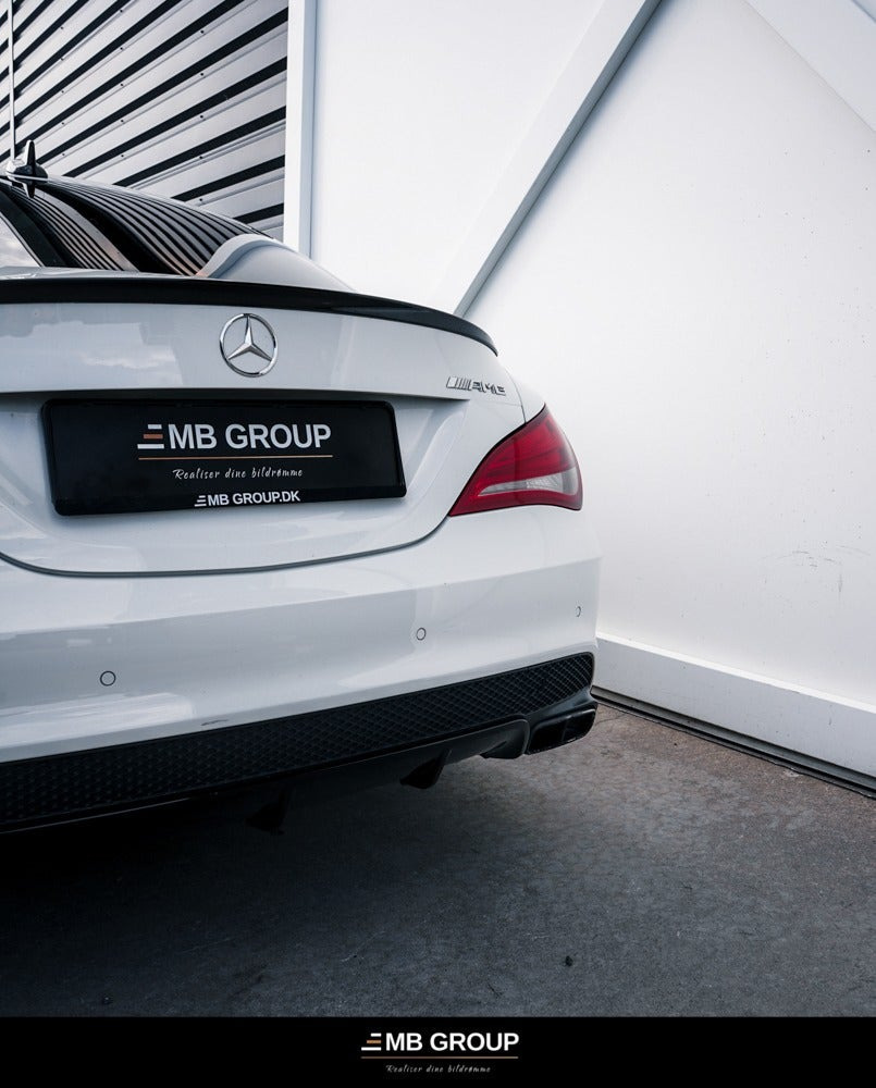 Hvid Mercedes CLA45 fra 2014
