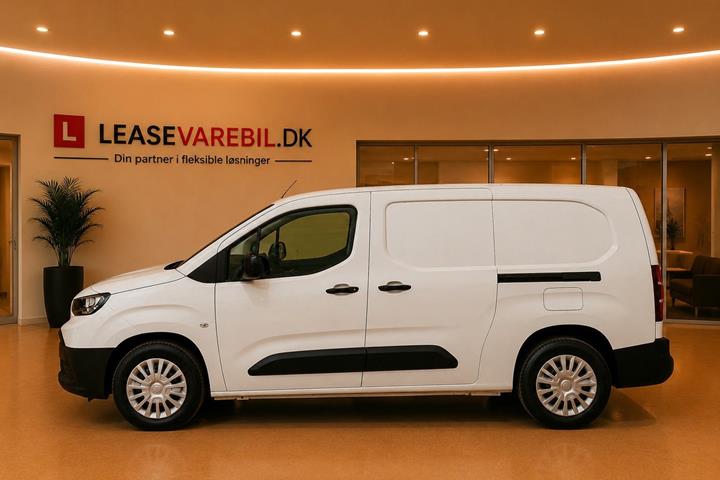 Hvid Toyota ProAce City fra 2025