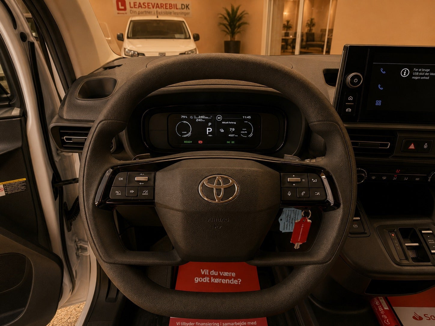 Hvid Toyota ProAce City fra 2025