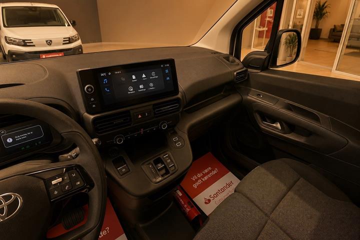 Hvid Toyota ProAce City fra 2025