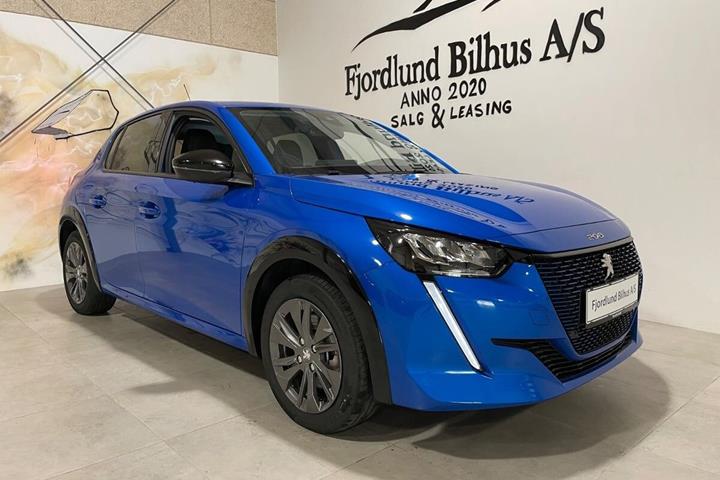 Blå Peugeot e-208 fra 2023