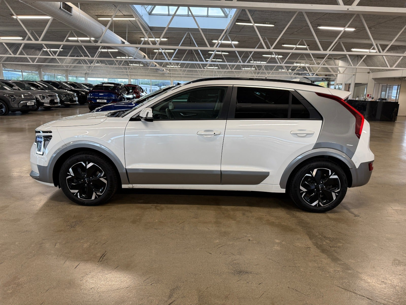 Hvid Kia Niro fra 2023