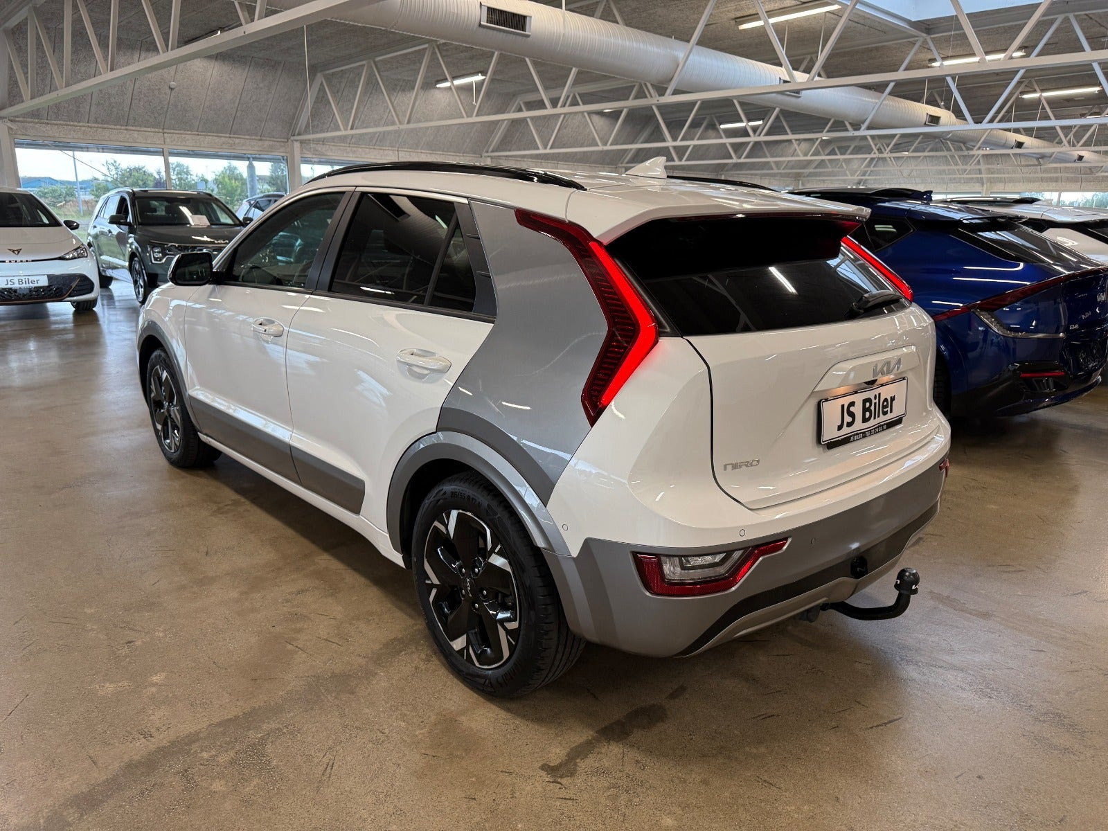 Hvid Kia Niro fra 2023