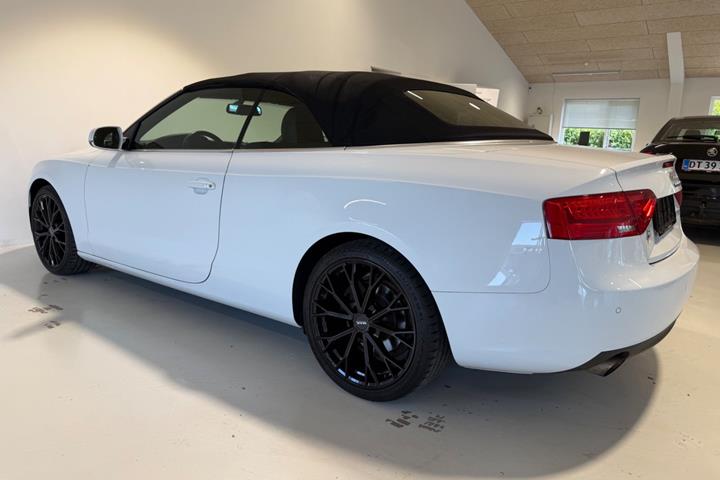 Hvid Audi A5 fra 2012