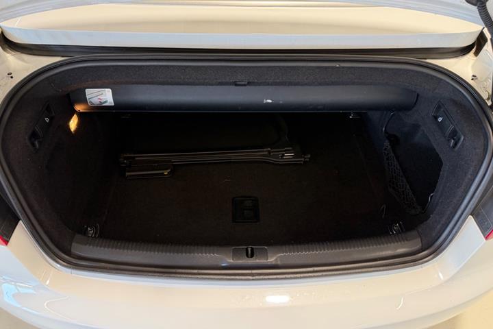 Hvid Audi A5 fra 2012