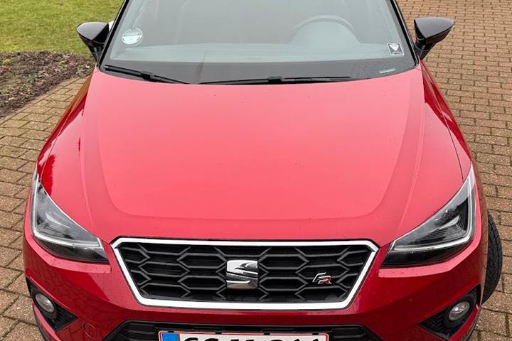 Rød Seat Arona fra 2019