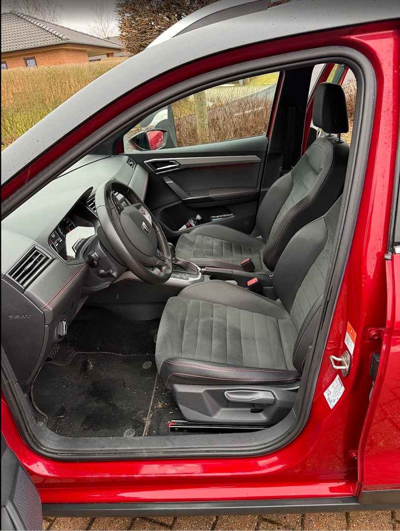 Rød Seat Arona fra 2019